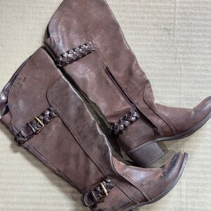 Nicole ladies boots size 7.5 Boise  Brown in color